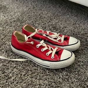 Red low top converse